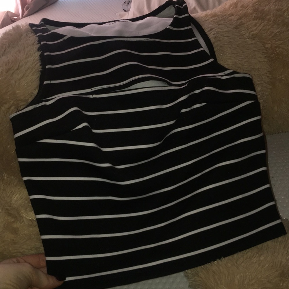 Crop top with a slit by the breast